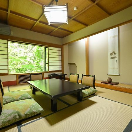 Osakaya Ryokan Kusatsu  Bagian luar foto