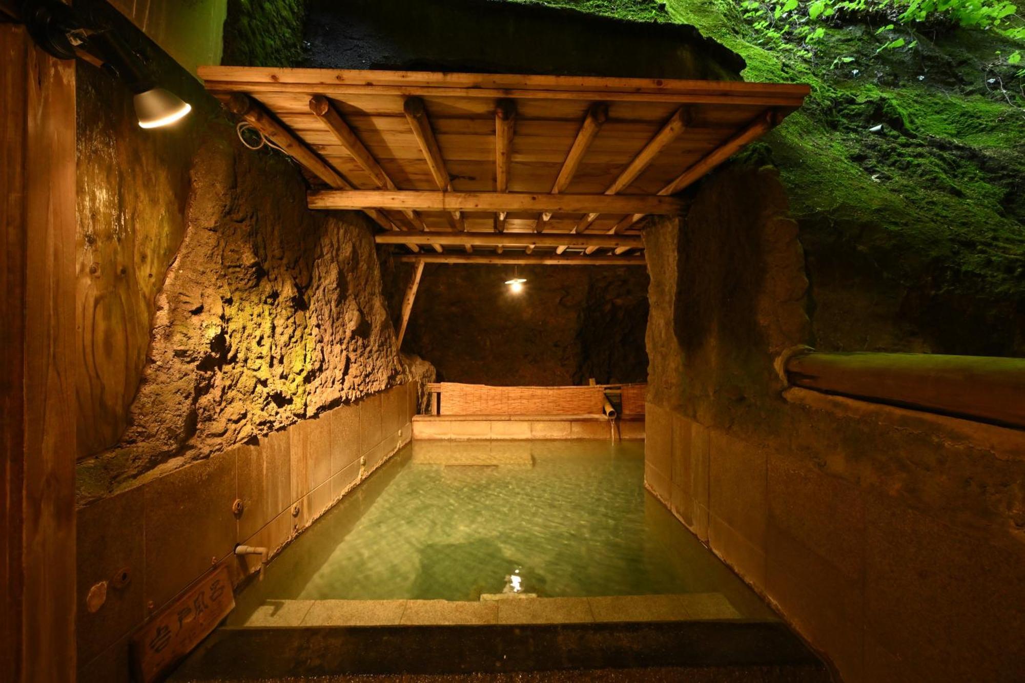Osakaya Ryokan Kusatsu  Bagian luar foto