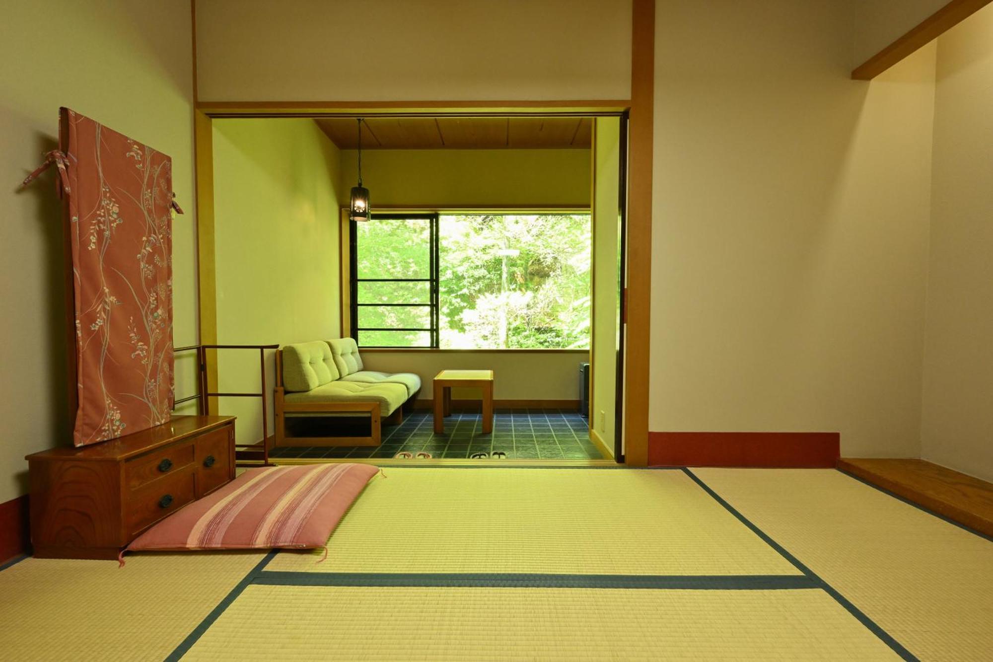 Osakaya Ryokan Kusatsu  Bagian luar foto