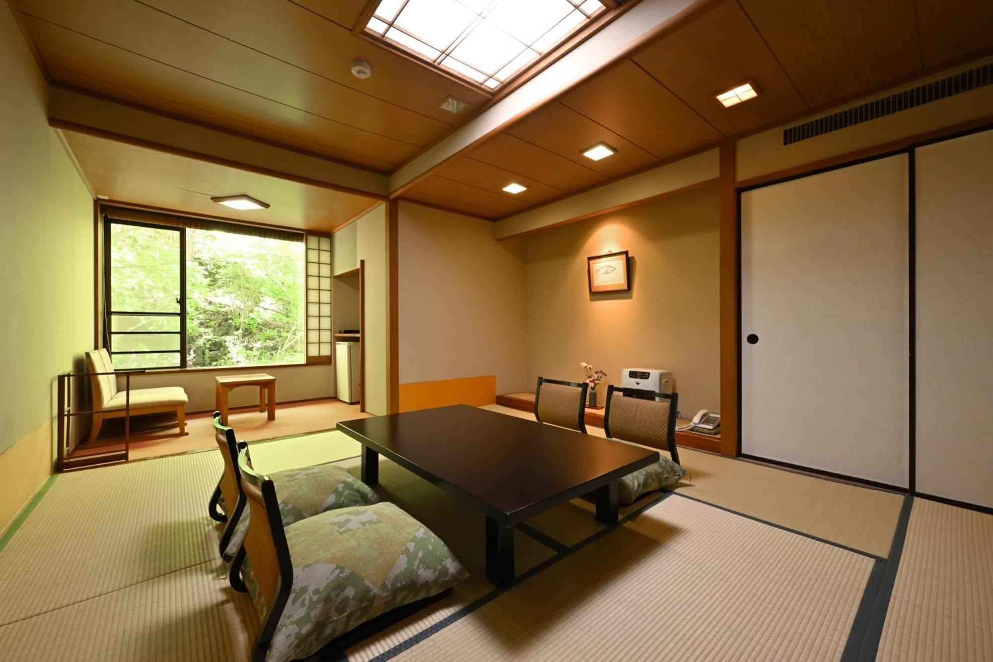Osakaya Ryokan Kusatsu  Bagian luar foto