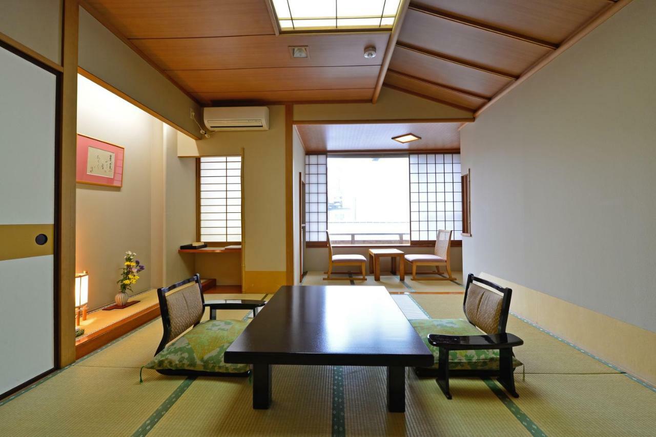 Osakaya Ryokan Kusatsu  Bagian luar foto
