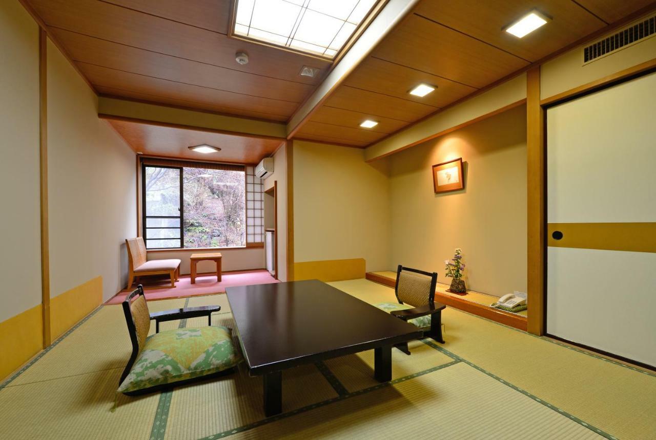 Osakaya Ryokan Kusatsu  Bagian luar foto