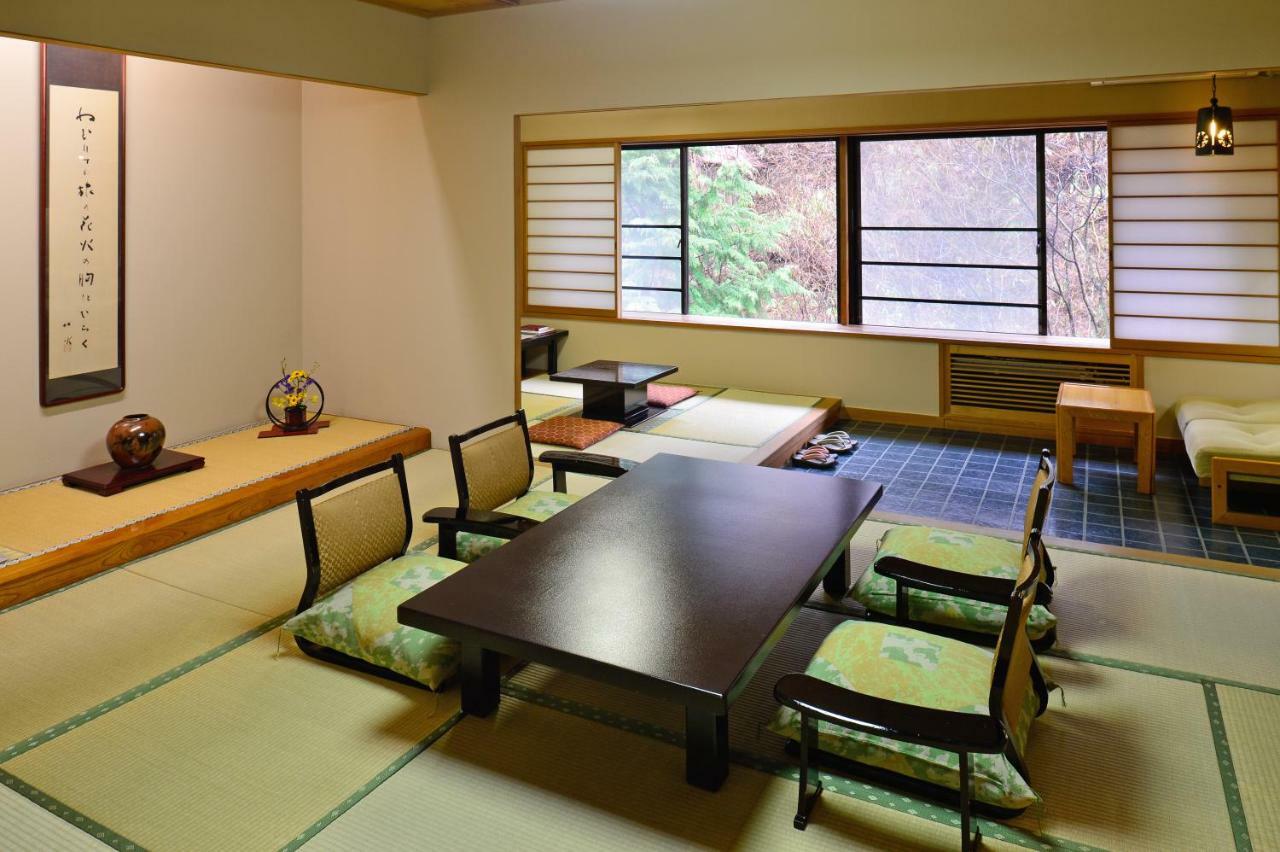 Osakaya Ryokan Kusatsu  Bagian luar foto