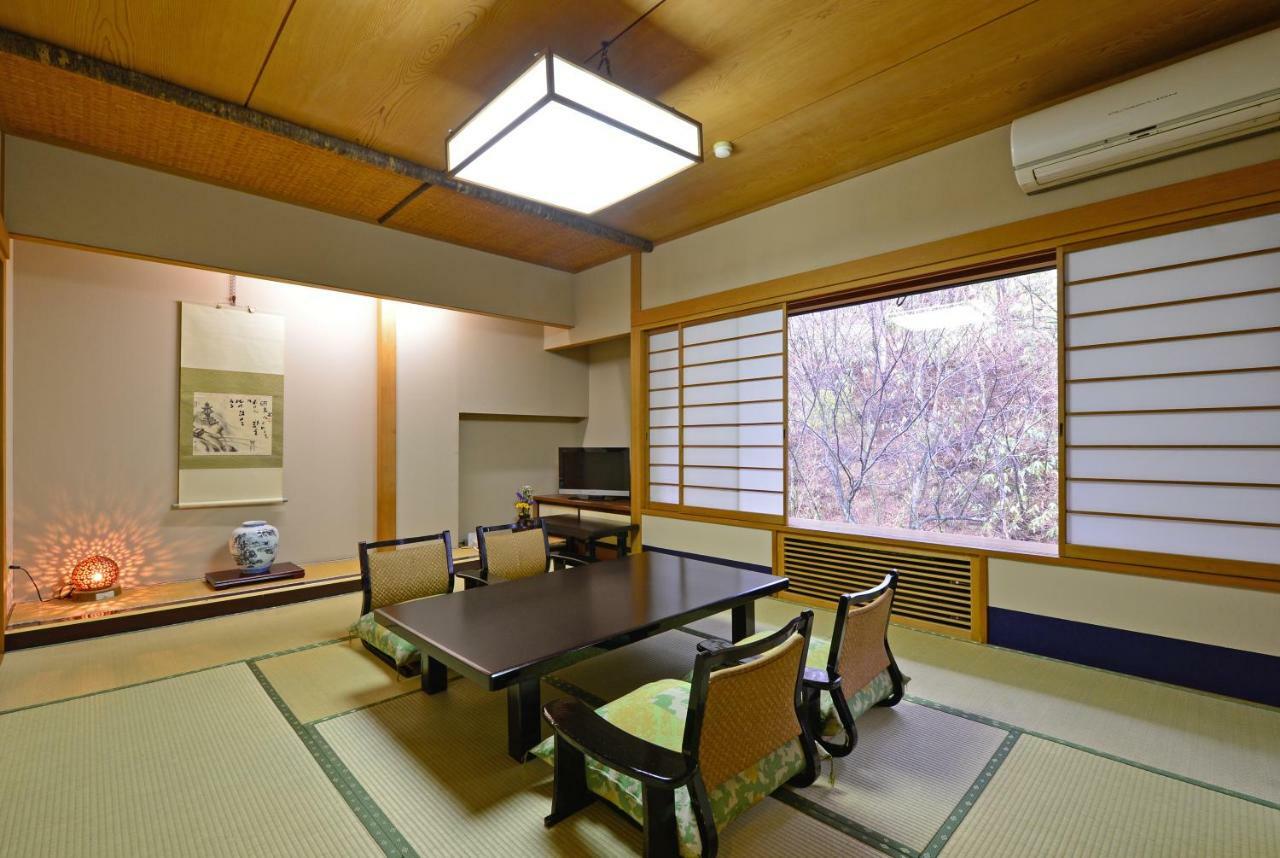 Osakaya Ryokan Kusatsu  Bagian luar foto